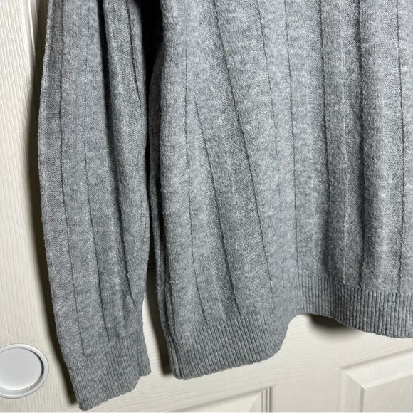 Elie Tahari Womens Large Gray Mock Turtleneck Sweater Normcore Minimalist Wool - Picture 6 of 11